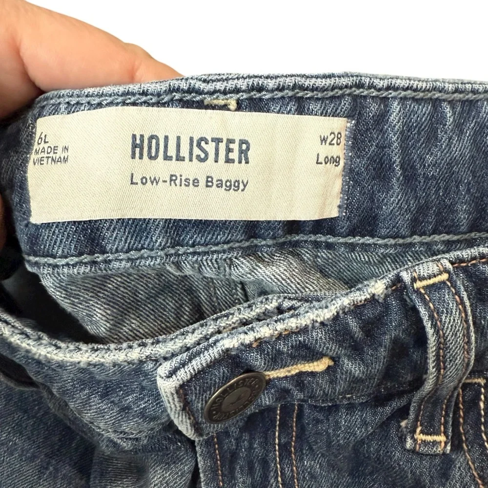 Hollister 32 inch